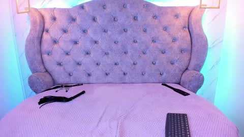 Snapshot of sarasaenz__ chatting on January 15, 2025, 2:02 pm online show from January 15, 2025, 2:02 pm