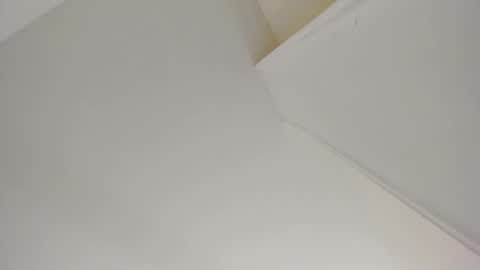 Snapshot of sarasaenz__ chatting on January 27, 2025, 11:22 am online show from January 27, 2025, 11:22 am