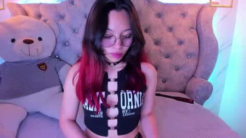 Snapshot of sarasaenz__ chatting on January 27, 2025, 2:24 pm online show from January 27, 2025, 2:24 pm