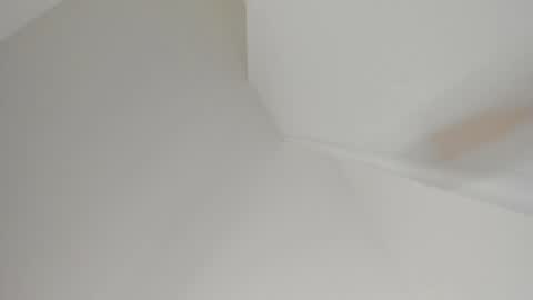 Snapshot of sarasaenz__ chatting on February 4, 2025, 11:27 am online show from February 4, 2025, 11:27 am