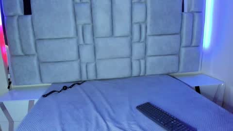 Snapshot of sarasaenz__ chatting on February 6, 2025, 2:37 pm online show from February 6, 2025, 2:37 pm