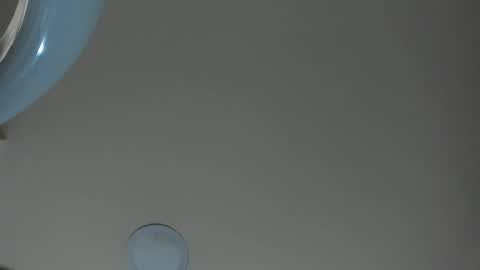 Snapshot of sarasaenz__ chatting on February 18, 2025, 8:36 pm online show from February 18, 2025, 8:36 pm