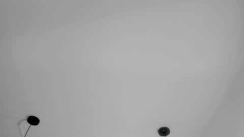 Snapshot of sarasaenz__ chatting on March 5, 2025, 11:06 am online show from March 5, 2025, 11:06 am