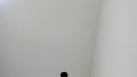Snapshot of sarasaenz__ chatting on March 6, 2025, 11:36 am online show from March 6, 2025, 11:36 am