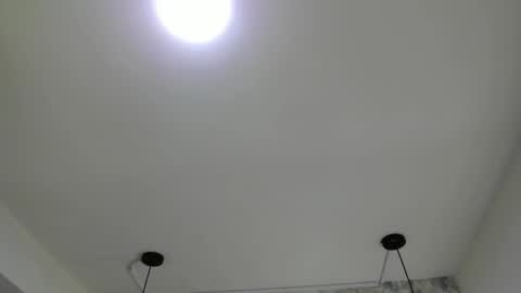Snapshot of sarasaenz__ chatting on March 8, 2025, 10:54 am online show from March 8, 2025, 10:54 am