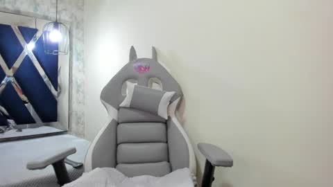 Snapshot of sarasaenz__ chatting on March 8, 2025, 1:57 pm online show from March 8, 2025, 1:57 pm