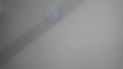 Snapshot of sarasaenz__ chatting on March 11, 2025, 11:33 am online show from March 11, 2025, 11:33 am