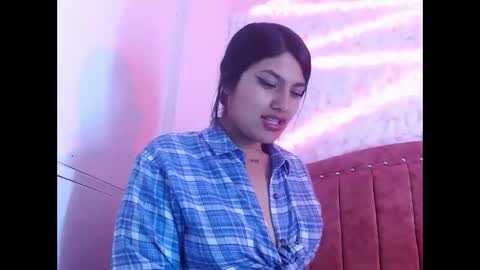 sarastonesx online show from February 11, 2025, 8:37 am