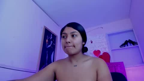 sarastonesx online show from October 8, 2025, 10:35 am