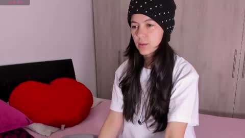 Snapshot of sarasweet_4 chatting on June 23, 2026, 10:46 am Sara online show from June 23, 2026, 10:46 am