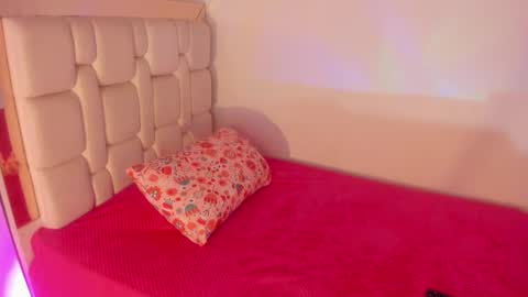 Sara  online show from February 24, 2025, 4:47 pm