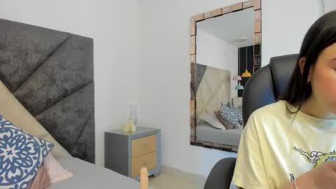      online show from September 26, 2025, 7:07 pm