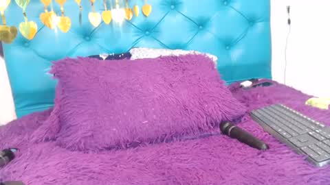 Sara Wills online show from January 28, 2025, 6:49 pm