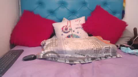 Sara Wills online show from September 26, 2025, 2:10 pm