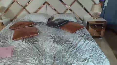 Sara Rivera online show from October 4, 2025, 2:59 pm