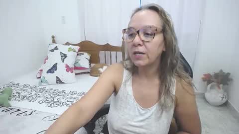 saray1221 online show from March 1, 2026, 6:10 pm