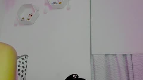 Saray  online show from December 4, 2025, 11:24 pm