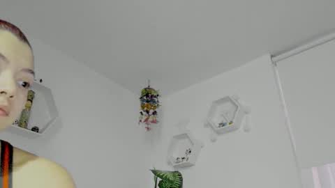 Saray  online show from January 7, 2026, 11:18 pm