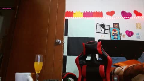 Sara Jimenez online show from April 11, 2026, 3:44 am