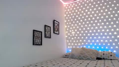 sarayander online show from December 17, 2024, 10:54 pm