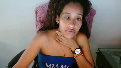 Snapshot of saraylittle chatting on December 1, 2025, 6:46 pm Saray online show from December 1, 2025, 6:46 pm