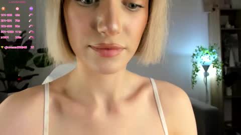 Your Selena 3 online show from January 19, 2026, 3:10 am