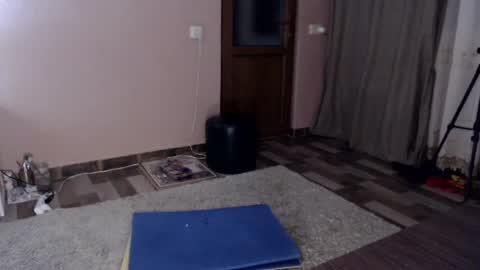 Snapshot of sarinaluv chatting on June 15, 2026, 8:00 pm online show from June 15, 2026, 8:00 pm