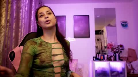 Snapshot of sarissacandy chatting on March 3, 2025, 12:27 pm Sarissa online show from March 3, 2025, 12:27 pm