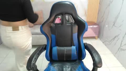 Sara  online show from April 9, 2026, 8:25 pm