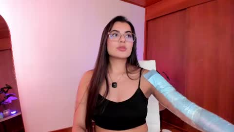 Snapshot of sarita_3 chatting on June 11, 2026, 9:46 pm Sarita Lozano online show from June 11, 2026, 9:46 pm