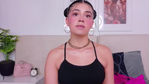 Sara online show from November 15, 2025, 9:21 pm