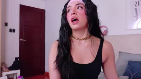 Sara online show from December 21, 2025, 8:38 pm