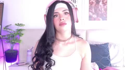 Sara online show from February 18, 2026, 8:49 pm