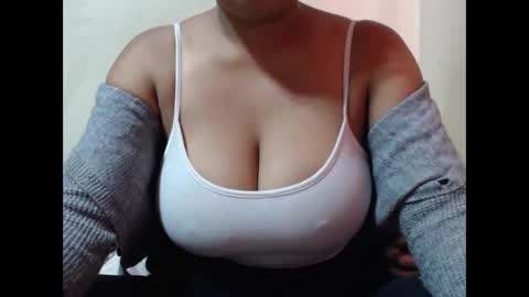 saronette online show from November 14, 2025, 5:39 am