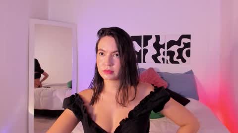 Snapshot of sarrah_3 chatting on September 22, 2025, 10:45 pm Sara online show from September 22, 2025, 10:45 pm