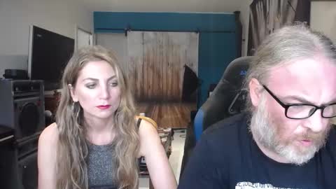 Snapshot of saruandjay chatting on October 3, 2025, 11:18 am Giselle and Jay online show from October 3, 2025, 11:18 am