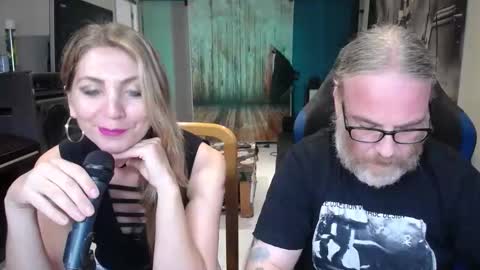 Snapshot of saruandjay chatting on October 4, 2025, 7:50 am Giselle and Jay online show from October 4, 2025, 7:50 am