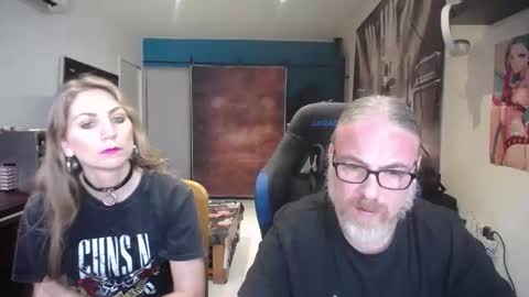 Snapshot of saruandjay chatting on October 7, 2025, 7:49 am Giselle and Jay online show from October 7, 2025, 7:49 am