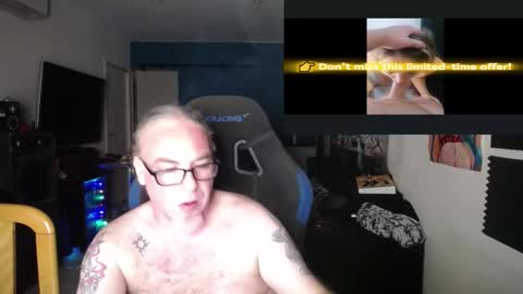 Snapshot of saruandjay chatting on October 12, 2025, 10:42 pm Giselle and Jay online show from October 12, 2025, 10:42 pm