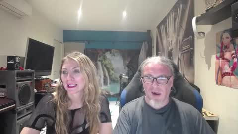 Snapshot of saruandjay chatting on October 17, 2025, 7:16 pm Giselle and Jay online show from October 17, 2025, 7:16 pm