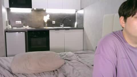 sasakyra online show from March 12, 2025, 7:38 pm