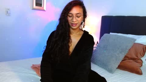 sasha_bowei online show from November 30, 2025, 1:53 am