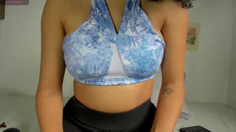 sasha_collinns online show from February 28, 2025, 3:37 pm