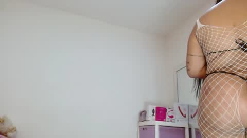 Snapshot of sasha_creamy chatting on July 1, 2026, 12:01 am Sasha Creamy online show from July 1, 2026, 12:01 am