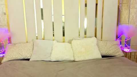 Sasha Exclusive online show from October 5, 2025, 8:34 am