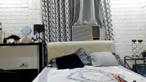 Snapshot of sasha_hale_ chatting on September 14, 2025, 11:20 am My name is Sasha I will be glad if you spend your time with me 3 you can DM me if you need me online show from September 14, 2025, 11:20 am