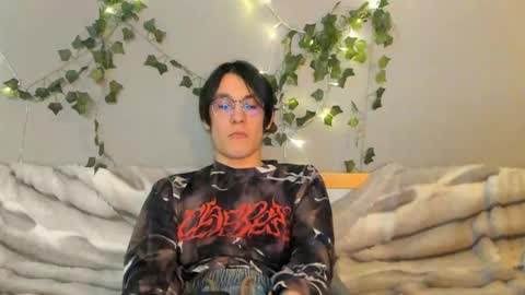 Sasha Vesmus online show from May 16, 2026, 10:36 am