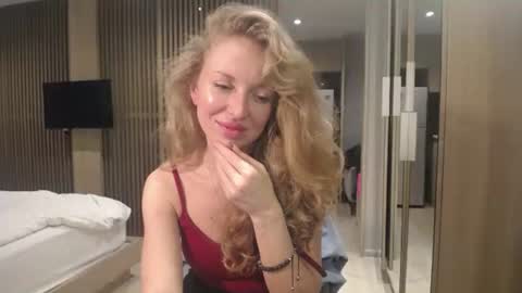 Snapshot of sashasweetsasha chatting on October 8, 2025, 2:25 pm Sasha online show from October 8, 2025, 2:25 pm