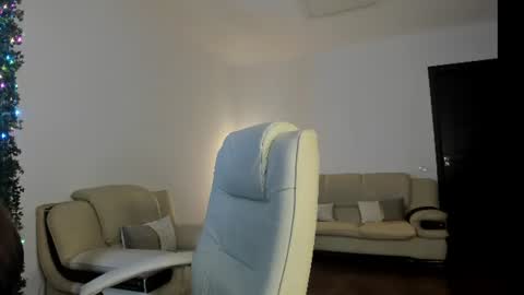 Snapshot of sashavanee chatting on July 2, 2026, 3:06 am Lilou and Sasha online show from July 2, 2026, 3:06 am