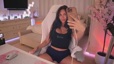 Snapshot of sashawest_official chatting on August 3, 2026, 10:35 pm sashawest_official online show from August 3, 2026, 10:35 pm